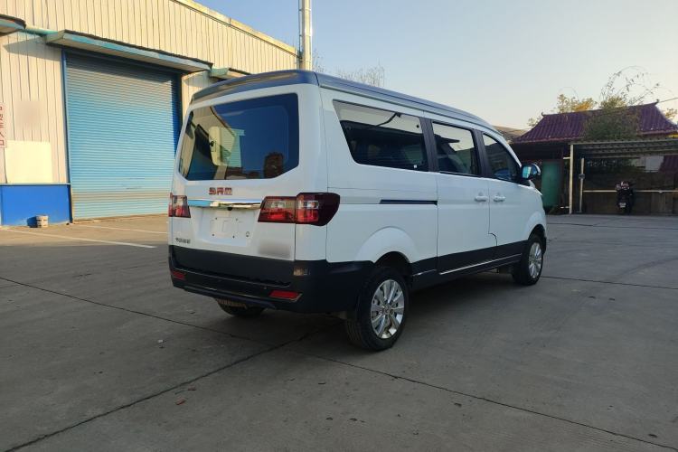 Used Jinbei Gold Hiace M Classic 2022 1.5L Travel Lion Passenger Van 6 Seats Exterior 4