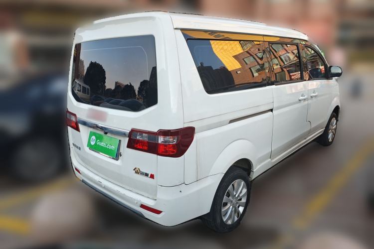 Used Jinbei Gold Hiace M Classic 2022 1.5L Travel Lion Passenger Van 6 Seats Exterior 5