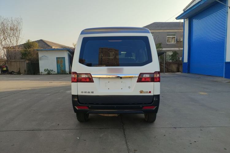 Used Jinbei Gold Hiace M Classic 2022 1.5L Travel Lion Passenger Van 6 Seats Exterior 5