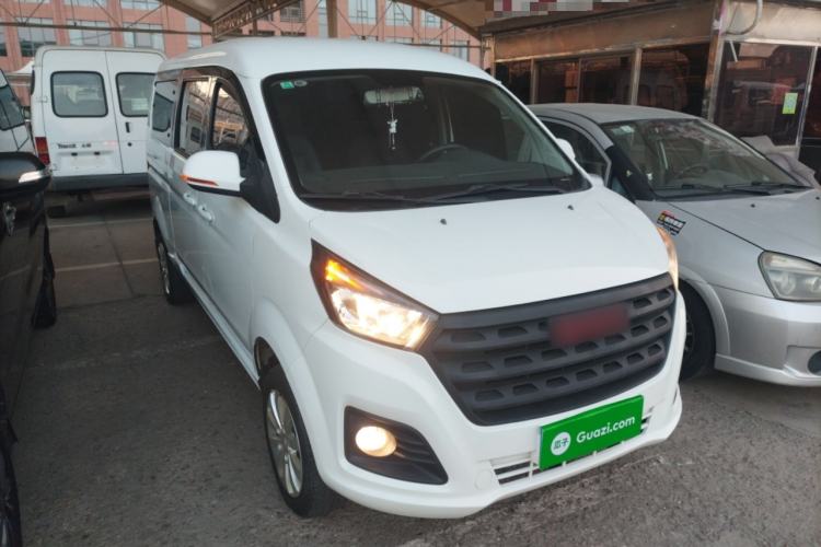 Used Jinbei Gold Hiace M Classic 2022 1.5L Engineering Lion Passenger Van 7 Seats Front Right 45 Deg