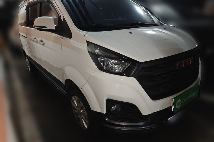 Used Jinbei Gold Hiace M Classic 2022 Panda Edition 1.5L Travel Lion Passenger Van 7 Seats Front Right 45 Deg