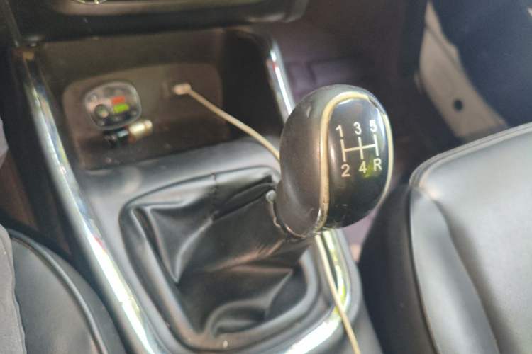 Used Jinbei Gold Hiace M Classic 2022 1.5L Engineering Lion Passenger Vehicle 5 Seats Gear Lever
