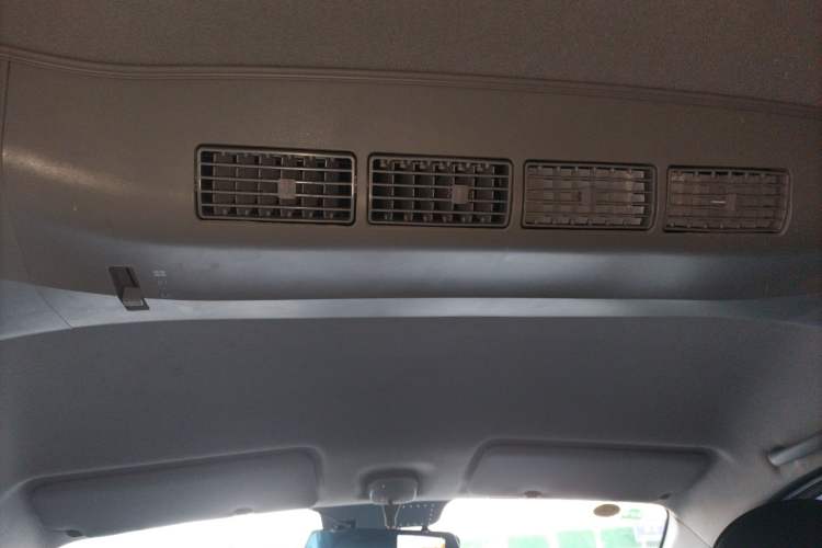 Used Jinbei Gold Hiace M Classic 2022 1.5L Engineering Lion Passenger Van 7 Seats Headliner