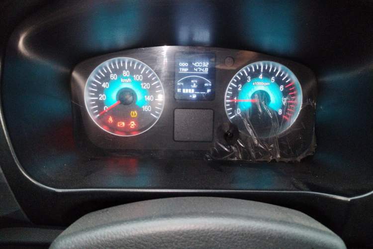 Used Jinbei Gold Hiace M Classic 2022 Panda Edition 1.5L Engineering Lion Passenger Van 6 Seats Instrument Cluster