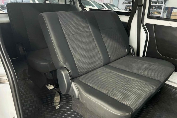 Used Jinbei Gold Hiace M Classic 2022 Panda Edition 1.5L Engineering Lion Passenger Van 6 Seats Interior 14