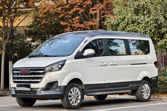 Used Jinbei Gold Hiace M Classic 2022 Panda Edition 1.5L Engineering Lion Passenger Van 6 Seats
