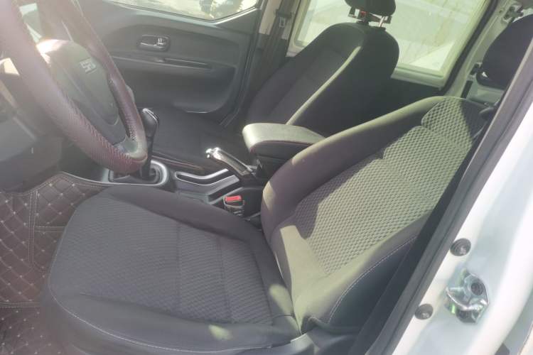 Used Jinbei Gold Hiace M Classic 2022 Panda Edition 1.5L Engineering Lion Passenger Van 6 Seats Left Front Seat