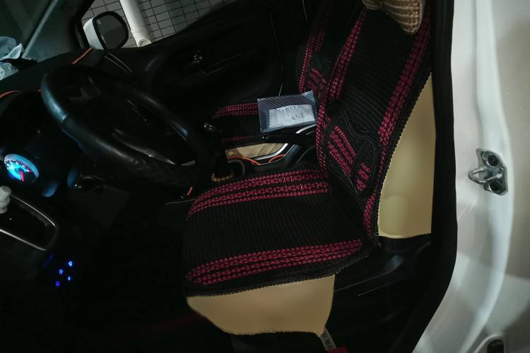 Used Jinbei Gold Hiace M Classic 2022 Panda Edition 1.5L Travel Lion Passenger Van 6 Seats Left Front Seat