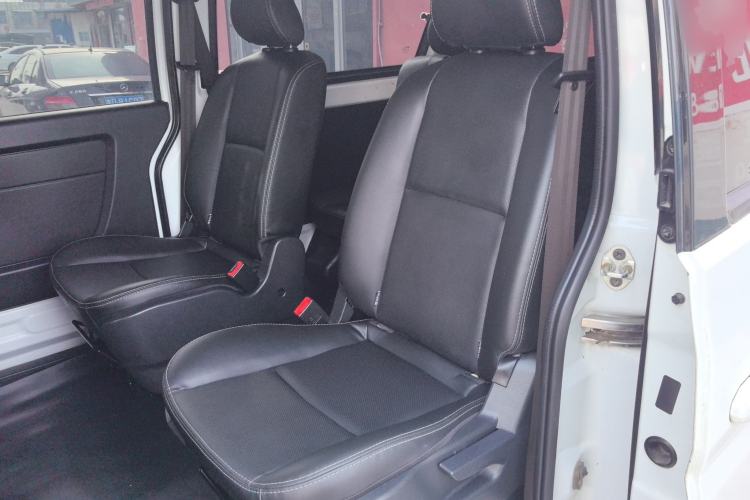 Used Jinbei Gold Hiace M Classic 2022 1.5L Travel Lion Passenger Van 7 Seats Left Rear Seat