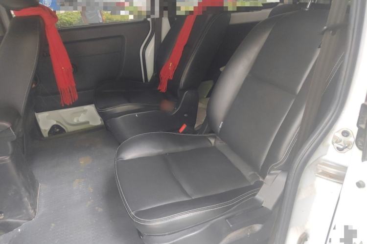 Used Jinbei Gold Hiace M Classic 2022 1.5L Travel Lion Passenger Van 7 Seats Left Rear Seat