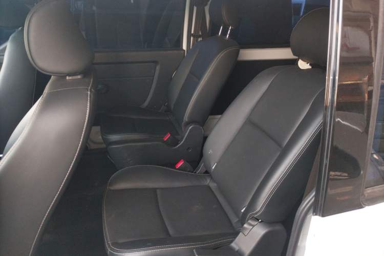 Used Jinbei Gold Hiace M Classic 2022 1.5L Engineering Lion Passenger Van 7 Seats Left Rear Seat