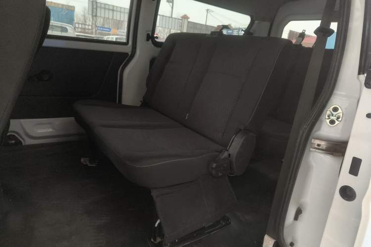 Used Jinbei Gold Hiace M Classic 2022 1.5L Engineering Lion Passenger Vehicle 6 Seats Left Rear Seat