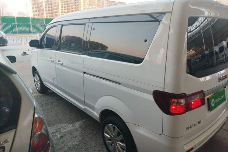 Used Jinbei Gold Hiace M Classic 2022 1.5L Engineering Lion Passenger Van 7 Seats Left Side
