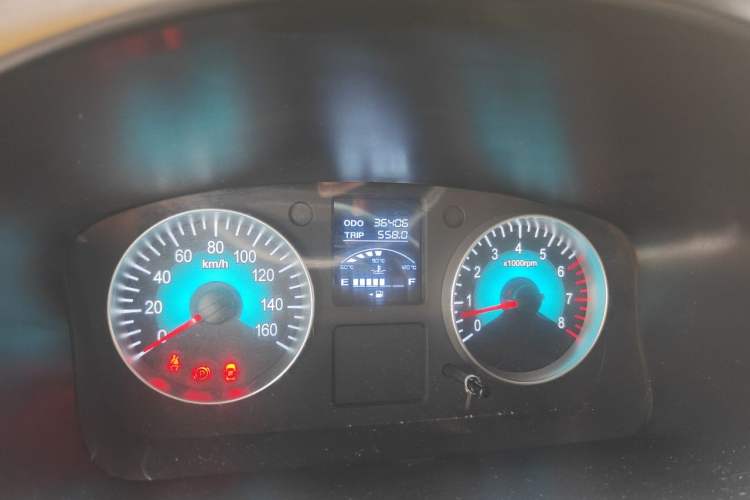 Used Jinbei Gold Hiace M Classic 2022 1.5L Engineering Lion Passenger Van 7 Seats Odometer Close Up