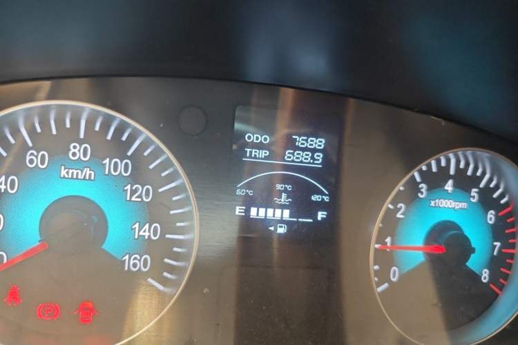 Used Jinbei Gold Hiace M Classic 2022 Panda Edition 1.5L Engineering Lion Passenger Vehicle 5 Seats Odometer Close Up