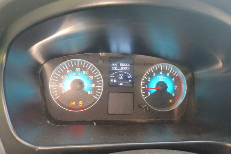 Used Jinbei Gold Hiace M Classic 2022 1.5L Engineering Lion Passenger Vehicle 5 Seats Odometer Close Up
