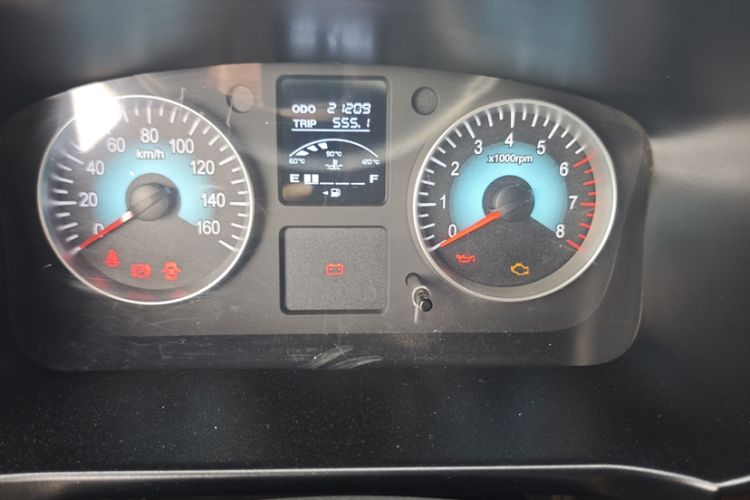 Used Jinbei Gold Hiace M Classic 2022 Panda Edition 1.5L Engineering Lion Passenger Van 6 Seats Odometer Close Up