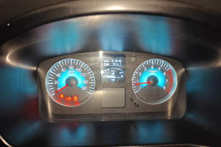 Used Jinbei Gold Hiace M Classic 2022 Panda Edition 1.5L Travel Lion Passenger Van 7 Seats Odometer Close Up