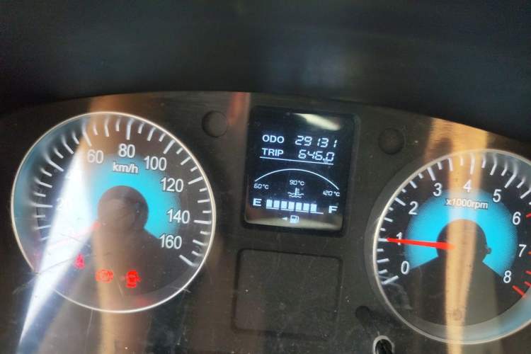 Used Jinbei Gold Hiace M Classic 2022 Panda Edition 1.5L Engineering Lion Passenger Van 6 Seats Odometer Close Up