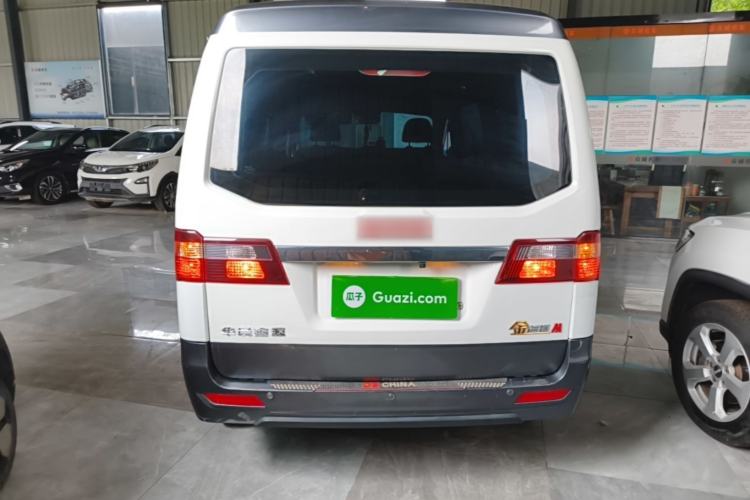 Used Jinbei Gold Hiace M Classic 2022 Panda Edition 1.5L Travel Lion Passenger Van 6 Seats Rear