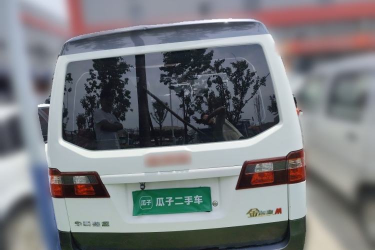 Used Jinbei Gold Hiace M Classic 2022 Panda Edition 1.5L Engineering Lion Passenger Van 6 Seats Rear