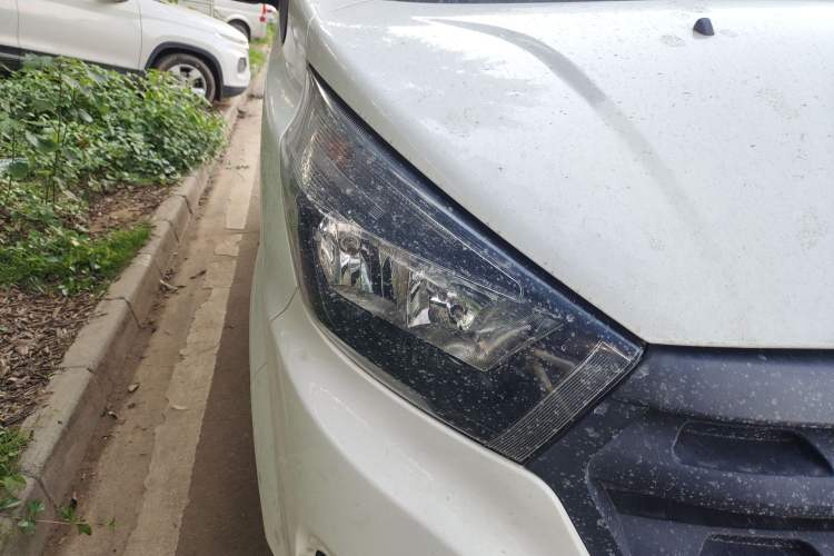Used Jinbei Gold Hiace M Classic 2022 1.5L Travel Lion Passenger Van 6 Seats Right Front Headlight