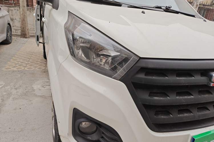 Used Jinbei Gold Hiace M Classic 2022 1.5L Travel Lion Passenger Van 6 Seats Right Front Headlight