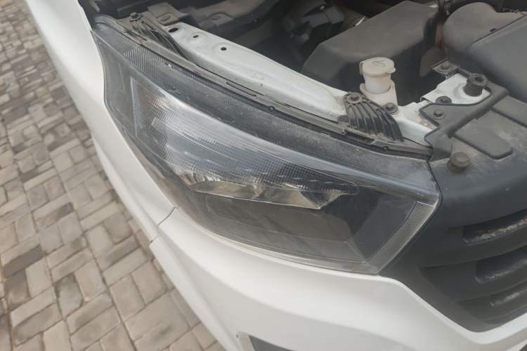 Used Jinbei Gold Hiace M Classic 2022 1.5L Travel Lion Passenger Vehicle 5 Seats Right Front Headlight
