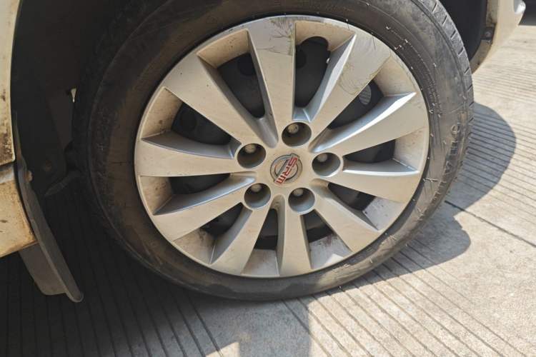 Used Jinbei Gold Hiace M Classic 2022 Panda Edition 1.5L Engineering Lion Passenger Vehicle 5 Seats Right Front Wheel Hub
