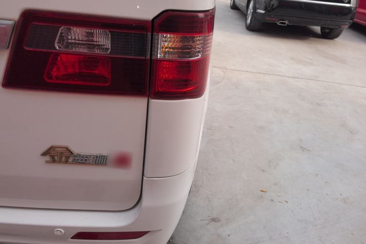 Used Jinbei Gold Hiace M Classic 2022 1.5L Travel Lion Passenger Van 7 Seats Right Rear Taillight