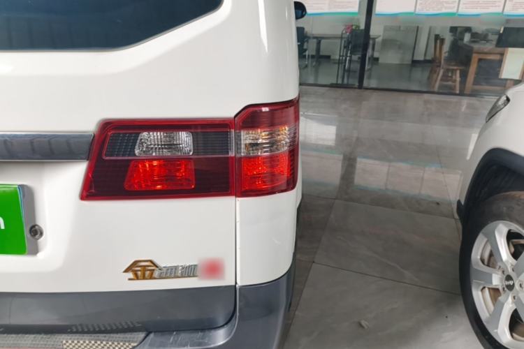 Used Jinbei Gold Hiace M Classic 2022 Panda Edition 1.5L Travel Lion Passenger Van 6 Seats Right Rear Taillight