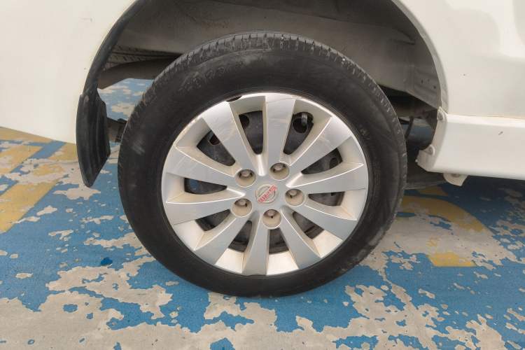 Used Jinbei Gold Hiace M Classic 2022 1.5L Engineering Lion Passenger Vehicle 6 Seats Right Rear Wheel Hub