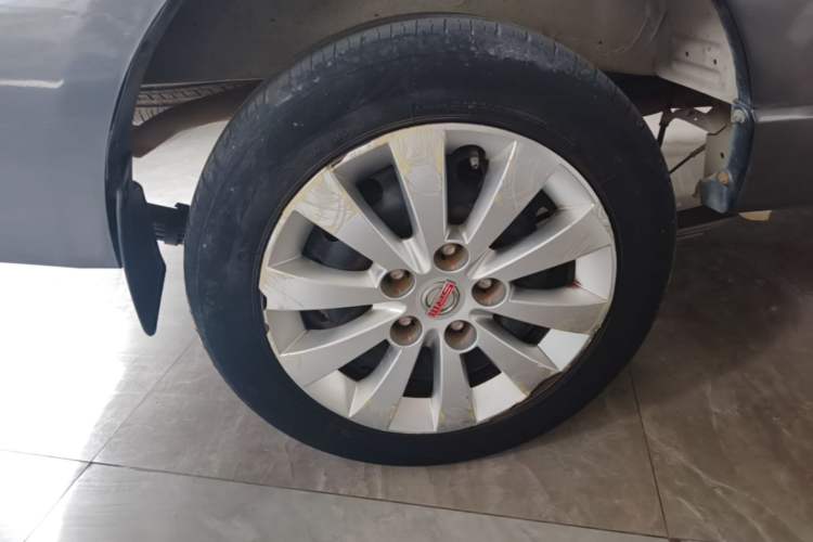 Used Jinbei Gold Hiace M Classic 2022 Panda Edition 1.5L Travel Lion Passenger Van 6 Seats Right Rear Wheel Hub