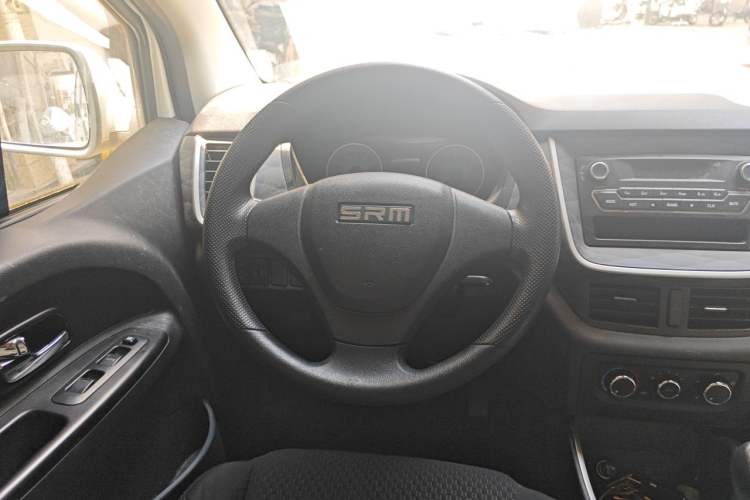Used Jinbei Gold Hiace M Classic 2022 Panda Edition 1.5L Engineering Lion Passenger Vehicle 5 Seats Steering Wheel