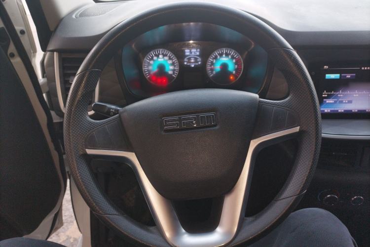 Used Jinbei Gold Hiace M Classic 2022 1.5L Engineering Lion Passenger Van 7 Seats Steering Wheel