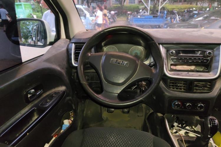 Used Jinbei Gold Hiace M Classic 2022 1.5L Engineering Lion Passenger Vehicle 6 Seats Steering Wheel