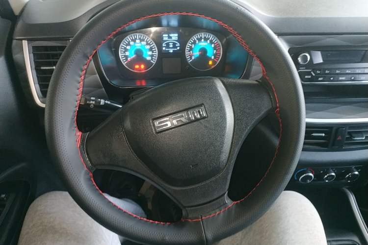 Used Jinbei Gold Hiace M Classic 2022 1.6L Engineering Lion Van 2 Seats Steering Wheel