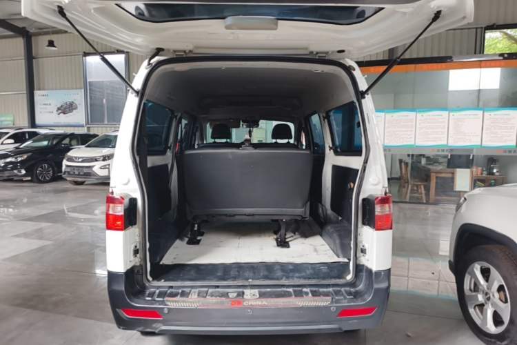 Used Jinbei Gold Hiace M Classic 2022 Panda Edition 1.5L Travel Lion Passenger Van 6 Seats Trunk