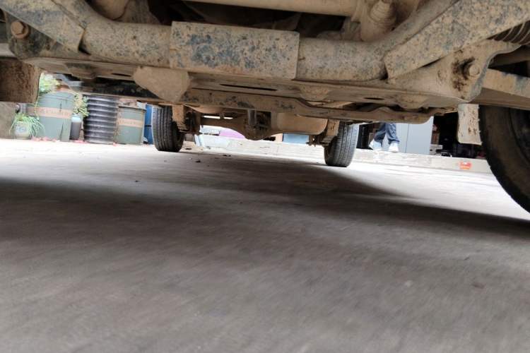 Used Jinbei Gold Hiace M Classic 2023 1.5L Engineering Lion Passenger Vehicle 5/6/7 Seats Chassis Front