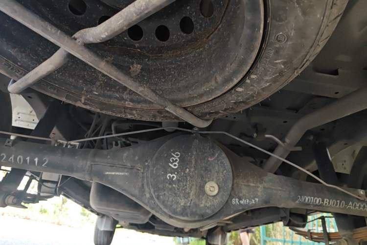 Used Jinbei Gold Hiace M Classic 2023 1.5L Travel Lion Passenger Vehicle 5/6/7 Seats Chassis Rear