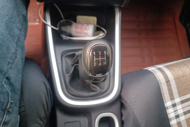 Used Jinbei Gold Hiace M Classic 2023 1.5L Engineering Lion Passenger Vehicle 5/6/7 Seats Gear Lever