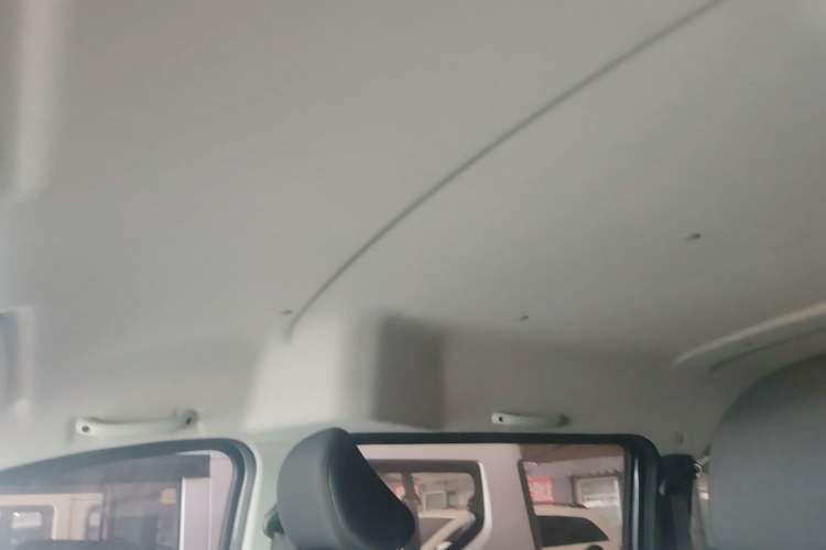 Used Jinbei Gold Hiace M Classic 2023 1.5L Engineering Lion Passenger Vehicle 5/6/7 Seats Headliner