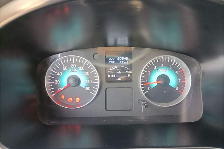 Used Jinbei Gold Hiace M Classic 2023 1.5L Engineering Lion Passenger Vehicle 5/6/7 Seats Instrument Cluster