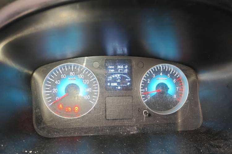 Used Jinbei Gold Hiace M Classic 2023 1.5L Engineering Lion Passenger Vehicle 5/6/7 Seats Instrument Cluster