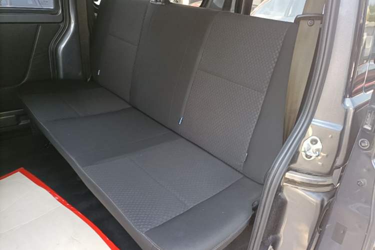 Used Jinbei Gold Hiace M Classic 2023 1.5L Engineering Lion Passenger Vehicle 5/6/7 Seats Left Rear Seat