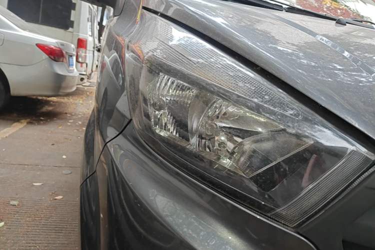 Used Jinbei Gold Hiace M Classic 2023 1.5L Engineering Lion Passenger Vehicle 5/6/7 Seats Right Front Headlight