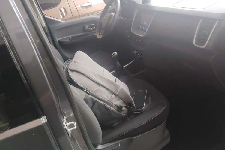 Used Jinbei Gold Hiace M Classic 2023 1.5L Engineering Lion Passenger Vehicle 5/6/7 Seats Right Front Seat