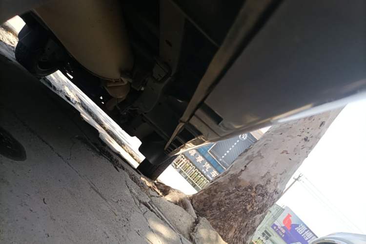 Used Jinbei Gold Hiace M Classic 2023 1.5L Engineering Lion Passenger Vehicle 5/6/7 Seats Right Side Sill