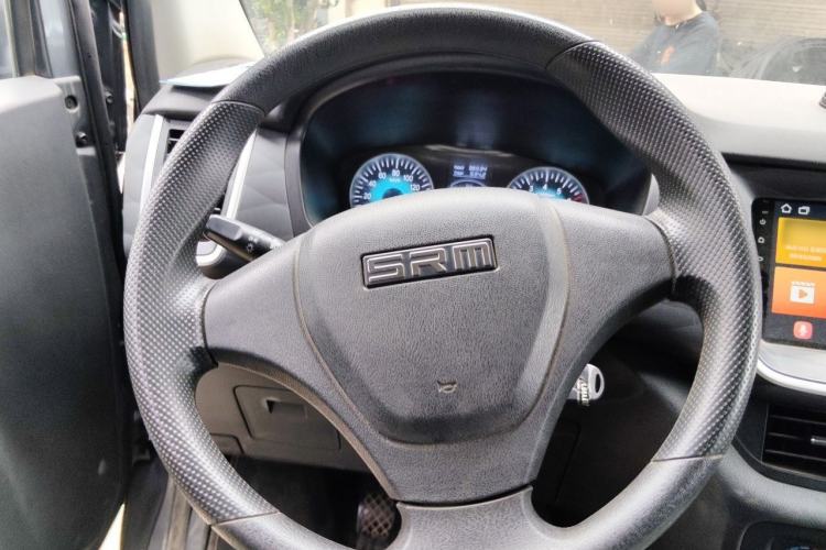 Used Jinbei Gold Hiace M Classic 2023 1.5L Engineering Lion Passenger Vehicle 5/6/7 Seats Steering Wheel