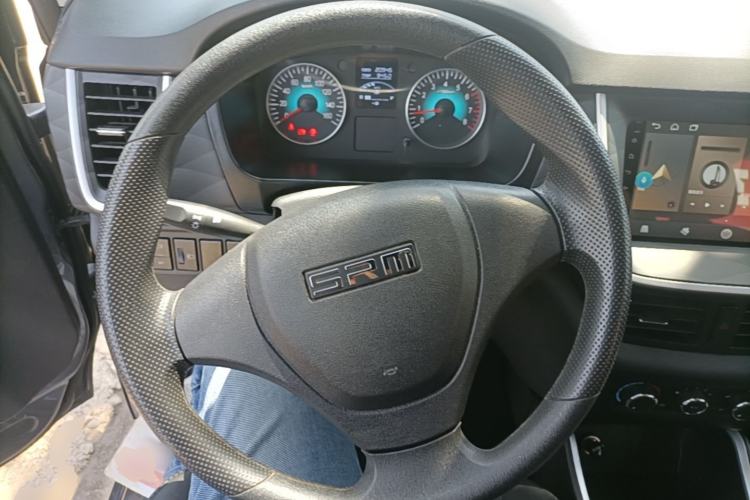 Used Jinbei Gold Hiace M Classic 2023 1.5L Engineering Lion Passenger Vehicle 5/6/7 Seats Steering Wheel